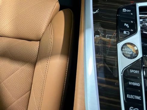 Certified 2024 BMW X5 xDrive50e w/ Executive Package AWD/4WD image 13