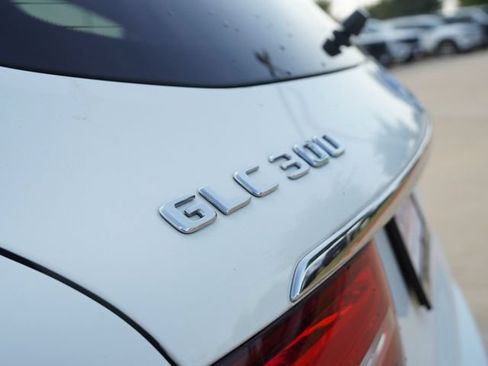 Used 2019 Mercedes-Benz GLC 300 image 12