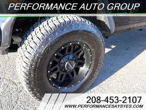 Used 2021 Jeep Wrangler Sport S image 26