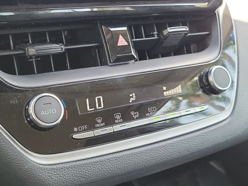 Used 2025 Toyota Corolla LE FWD image 25