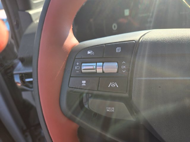 New 2026 Kia Sportage SX FWD image 15
