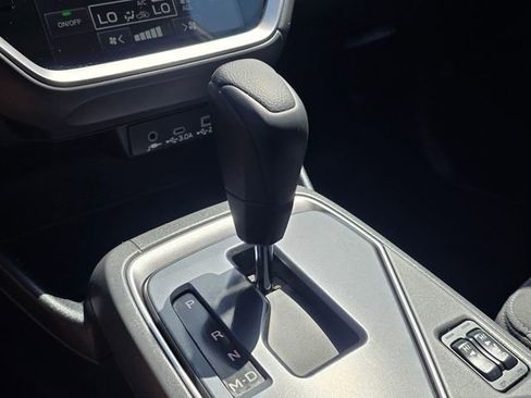 Used 2025 Subaru Crosstrek 2.0i Premium image 32