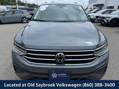 Certified 2024 Volkswagen Tiguan SE AWD/4WD image 2