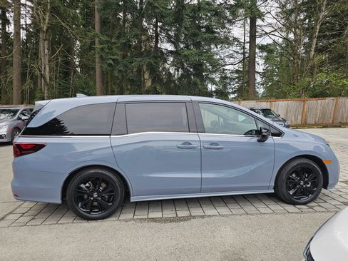Used 2023 Honda Odyssey Sport image 8