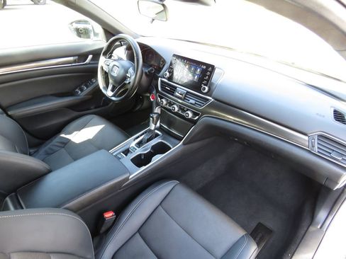Used 2019 Honda Accord Sport image 14