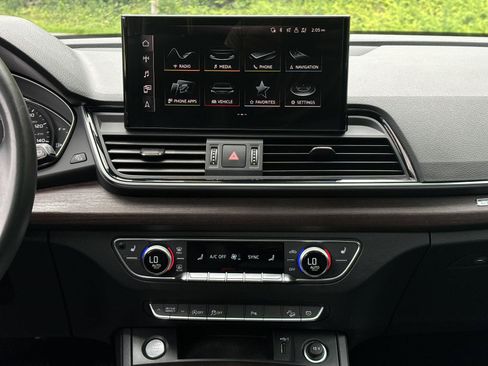 Used 2023 Audi Q5 2.0T Premium w/ Convenience Package AWD/4WD image 7