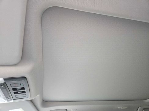 Used 2024 Nissan Rogue SL w/ SL Premium Package image 24