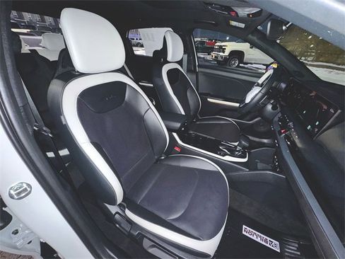 Used 2025 Kia K4 GT-Line Turbo image 29