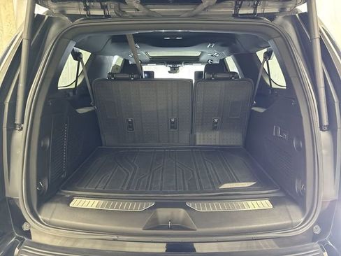 Used 2023 Chevrolet Suburban High Country AWD/4WD image 30