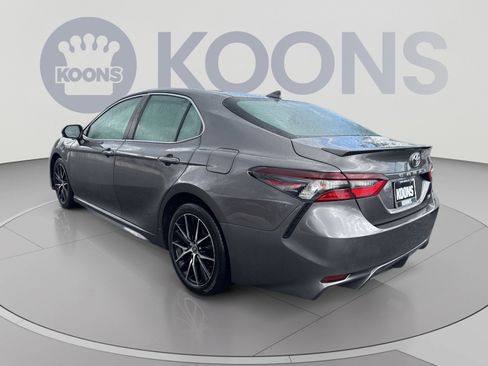 Used 2021 Toyota Camry SE FWD image 4