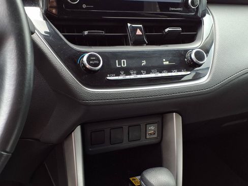 Used 2022 Toyota Corolla Cross LE AWD/4WD image 8
