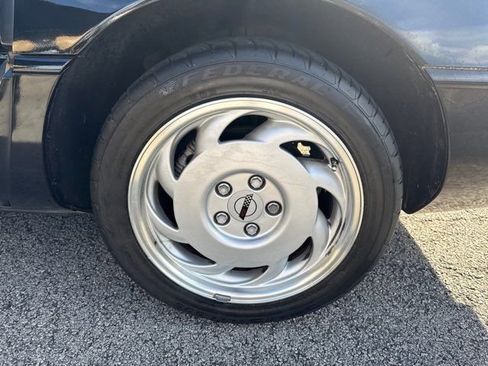 Used 1992 Chevrolet Corvette Convertible image 25