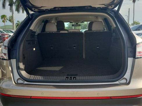 Certified 2021 Lincoln Nautilus FWD w/ Equipment Group 101A image 8