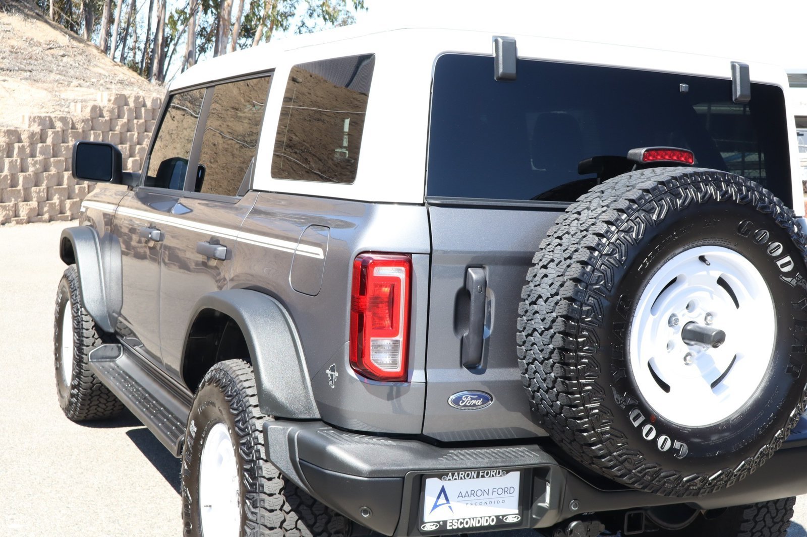 Used 2025 Ford Bronco Heritage Edition AWD/4WD image 16