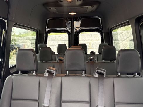 Used 2022 Mercedes-Benz Sprinter 2500 image 14