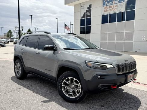 Used 2022 Jeep Cherokee Trailhawk w/ Premium Leather Package AWD/4WD image 2