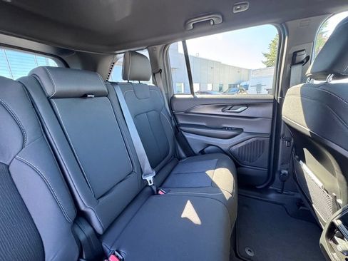 New 2026 Jeep Grand Cherokee Laredo AWD/4WD image 22