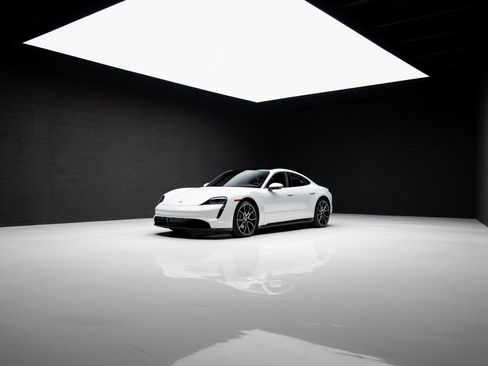 Used 2023 Porsche Taycan w/ Premium Package image 77