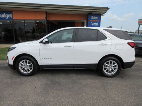 Used 2024 Chevrolet Equinox LT w/ LPO, Floor Liner Package image 2