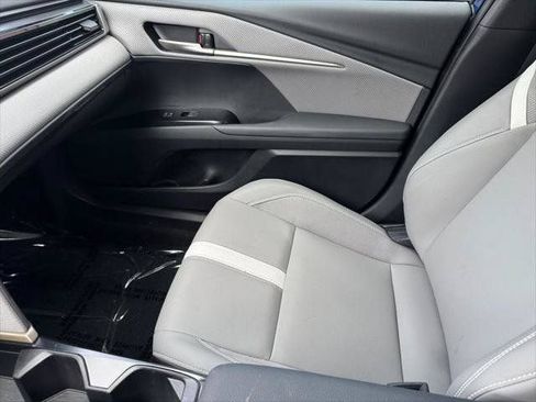 Used 2025 Toyota Camry SE w/ Convenience Package FWD image 60