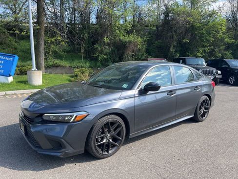 Used 2023 Honda Civic Sport image 4