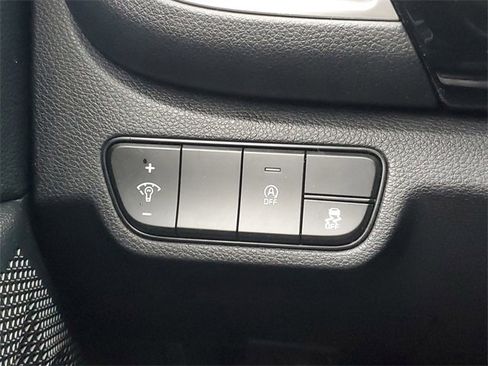 Certified 2024 Kia Seltos S image 18