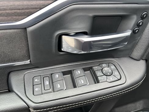New 2026 RAM 3500 Laramie AWD/4WD image 10