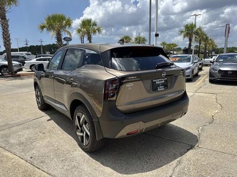 New 2025 Nissan Kicks SV w/ Interior Electronics Package image 4