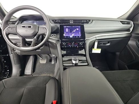 New 2025 Jeep Grand Cherokee 4WD image 11