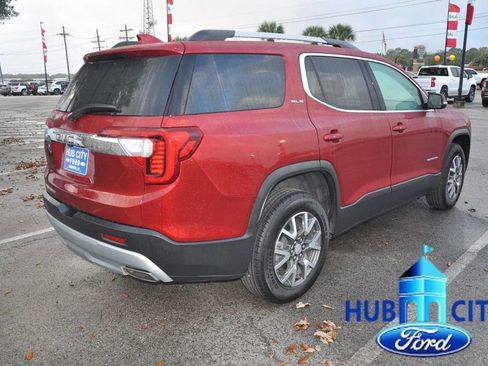 Used 2023 GMC Acadia SLE w/ Driver Convenience Package image 5