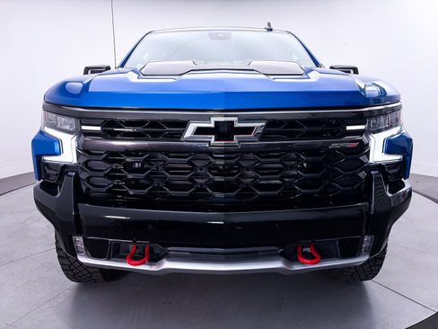 Used 2023 Chevrolet Silverado 1500 ZR2 w/ Technology Package AWD/4WD image 13