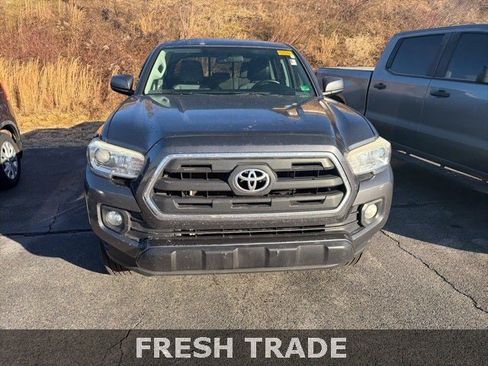 Used 2016 Toyota Tacoma SR5 image 13