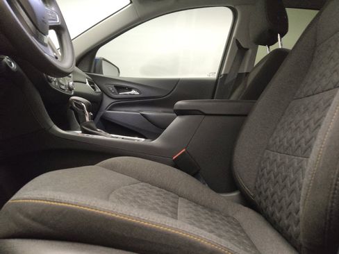 Used 2022 Chevrolet Equinox LT FWD image 17