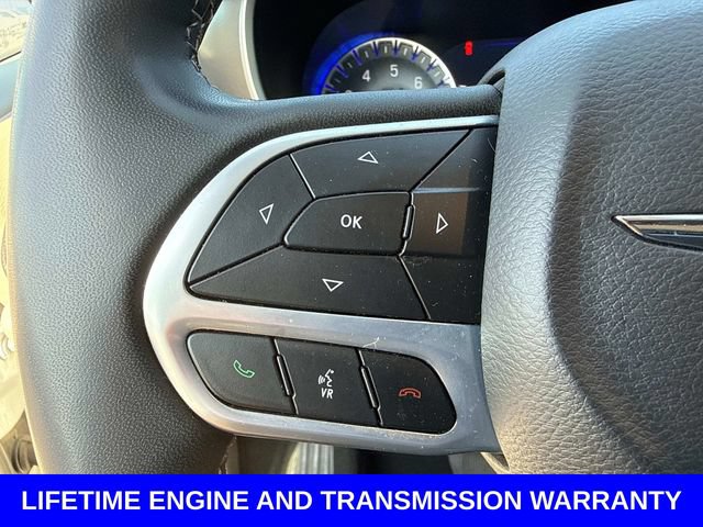 Used 2024 Chrysler Pacifica Touring-L FWD image 32