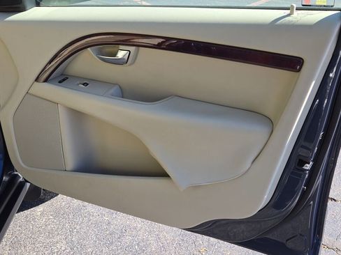 Used 2008 Volvo XC70 3.2 image 7