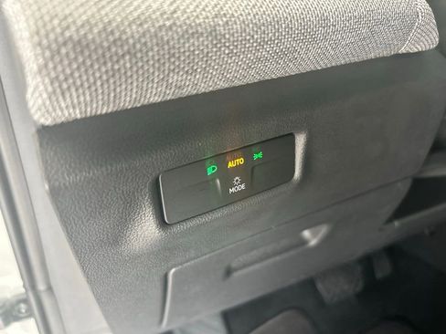 Used 2025 Volkswagen Tiguan S image 51