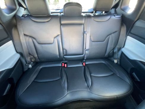 Used 2025 Jeep Compass Limited image 38