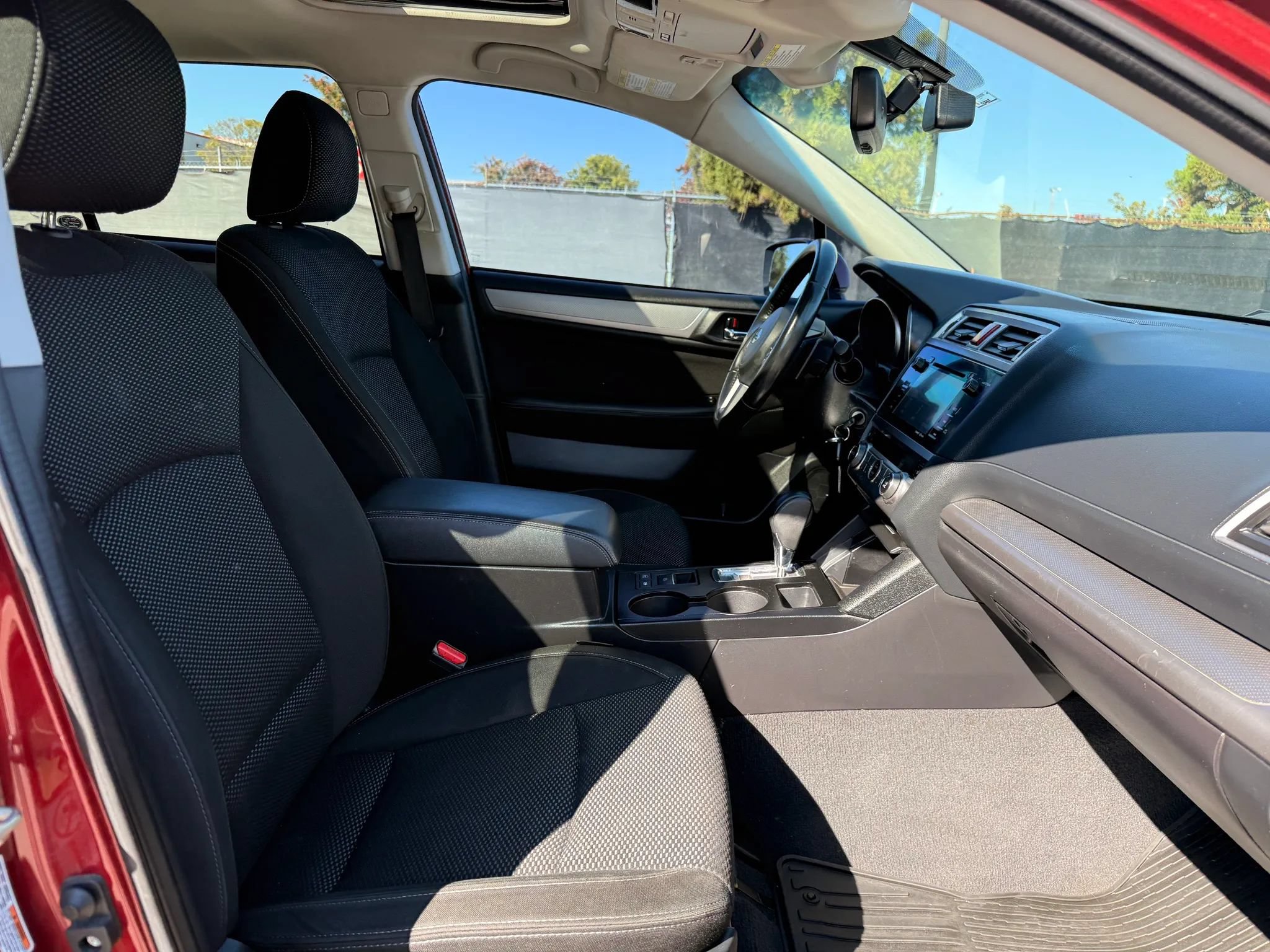 Used 2017 Subaru Outback 2.5i Premium AWD/4WD image 18