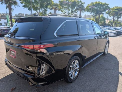 Used 2021 Toyota Sienna XSE w/ XSE Plus Package AWD/4WD image 5