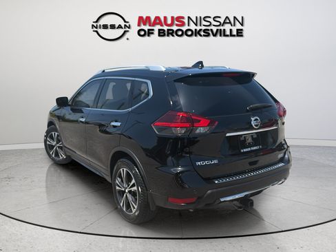 Used 2019 Nissan Rogue SV w/ Premium Package FWD image 9