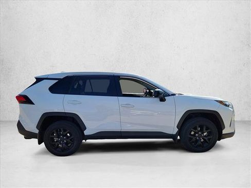 Used 2024 Toyota RAV4 LE AWD/4WD image 4