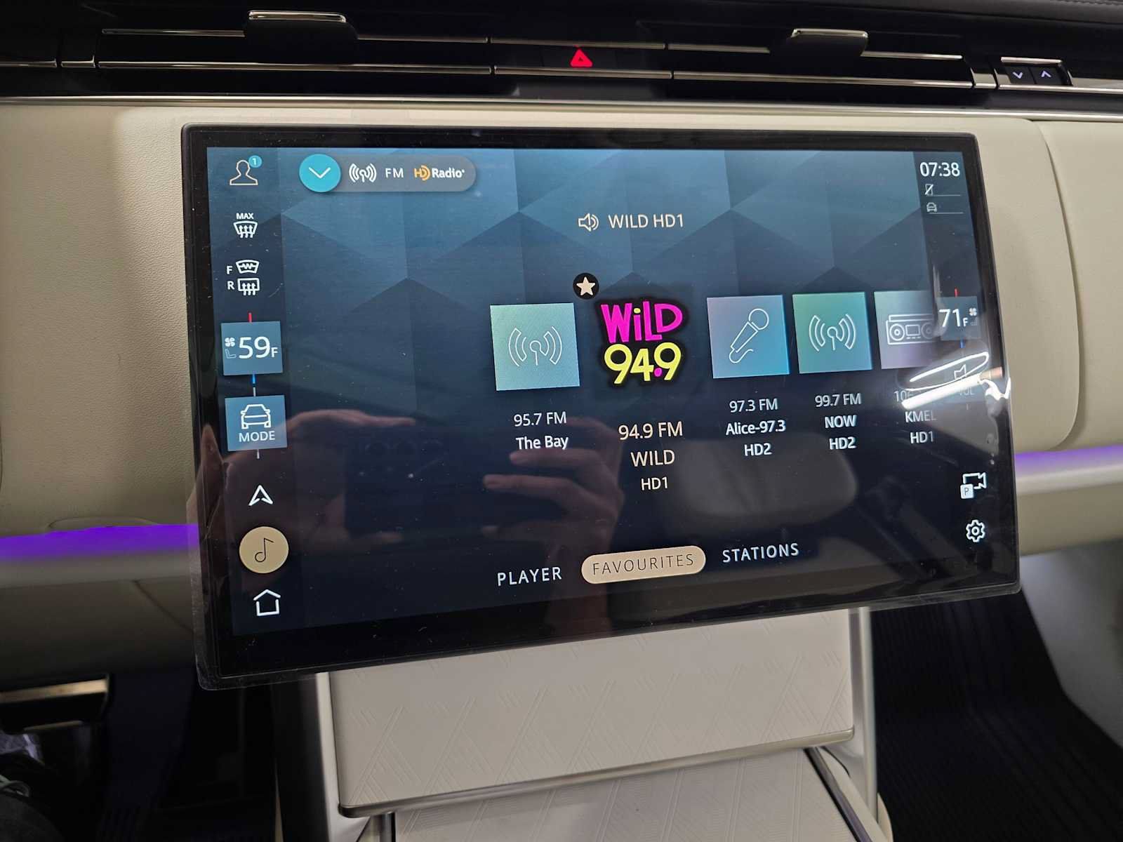 New 2025 Land Rover Range Rover SV AWD/4WD image 29