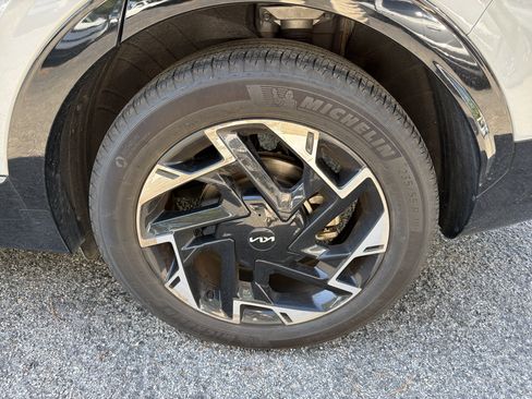 Used 2023 Kia Sportage SX FWD image 7