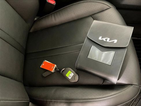 Used 2025 Kia Sorento SX FWD image 36