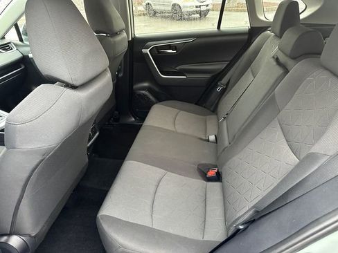 Used 2019 Toyota RAV4 XLE image 17
