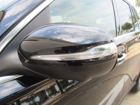 Used 2021 Mercedes-Benz GLE 350 w/ Premium Package image 17