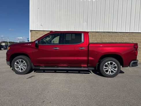 Used 2023 Chevrolet Silverado 1500 LTZ w/ Z71 Off-Road Package AWD/4WD image 8