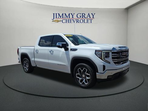 Used 2023 GMC Sierra 1500 SLT w/ SLT Premium Plus Package AWD/4WD image 7