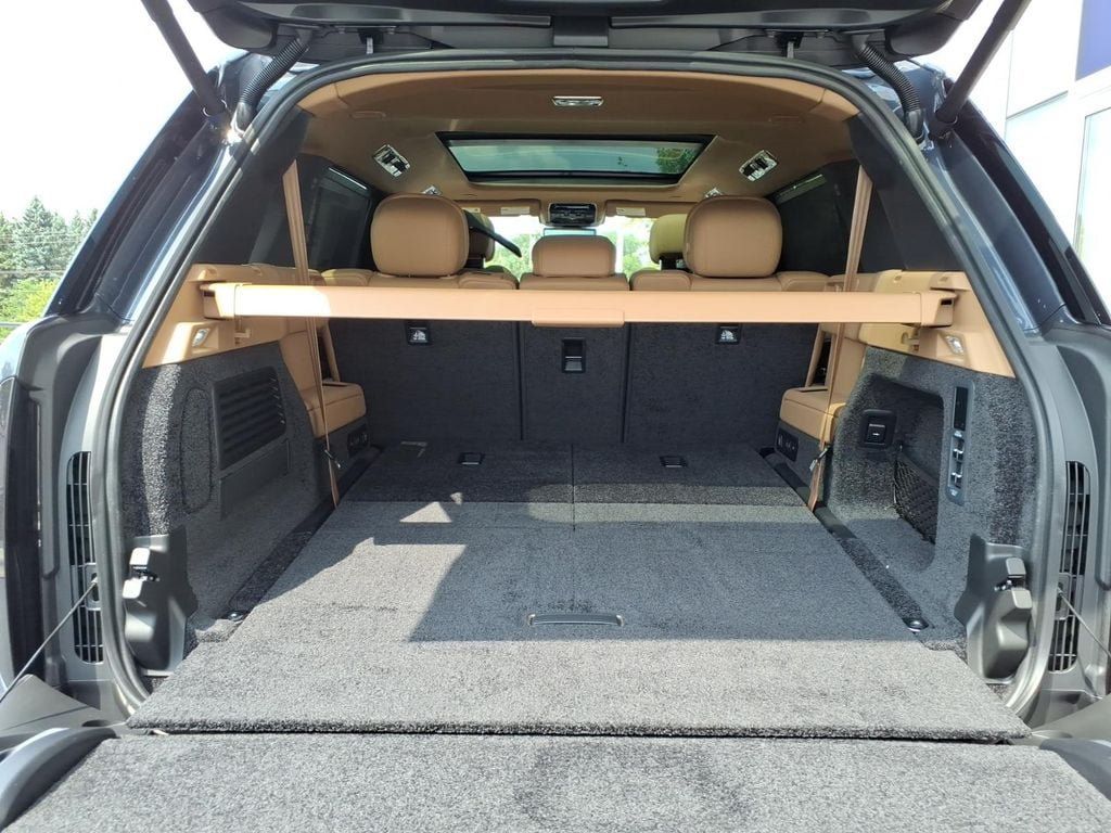 New 2026 Land Rover Range Rover Long Wheelbase SE AWD/4WD image 27