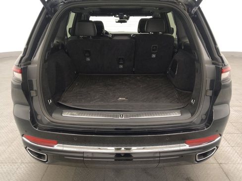 Used 2022 Jeep Grand Cherokee Overland w/ Advanced Protech Group III AWD/4WD image 29